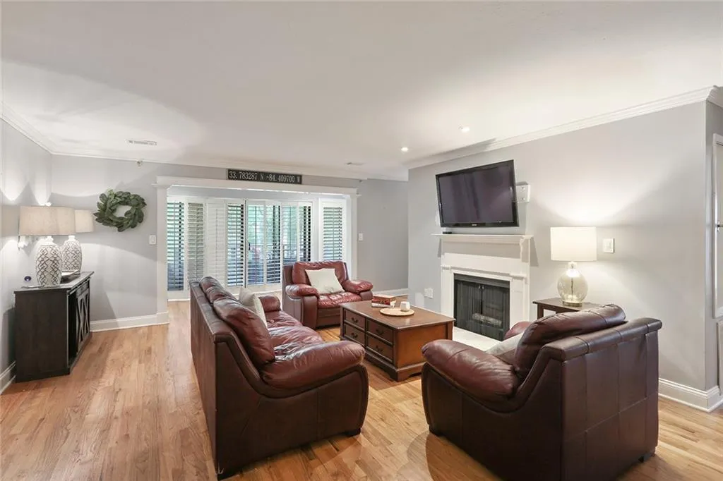 1305 Highland Bluff Drive Se Unit 305, Atlanta, Georgia 30339, 2 Bedrooms Bedrooms, ,2 BathroomsBathrooms,Residential,Sold,1305 Highland Bluff Drive Se Unit 305,6038243