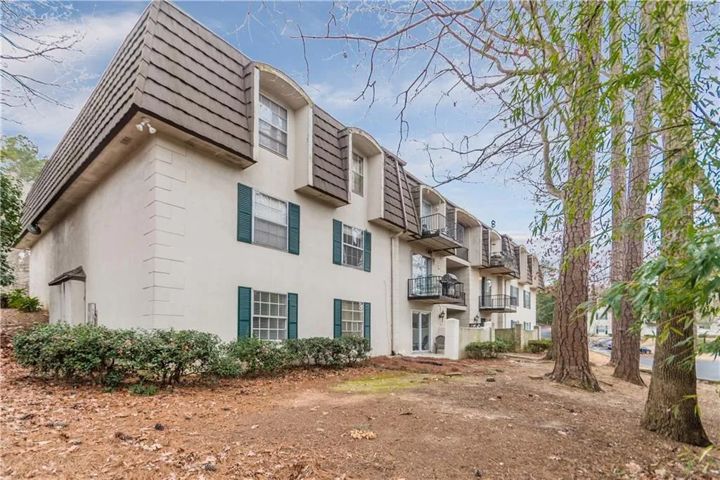 725 Dalrymple Road Unit 2e, Sandy Springs, Georgia 30328, 2 Bedrooms Bedrooms, ,2 BathroomsBathrooms,Residential,Sold,725 Dalrymple Road Unit 2e,5950419