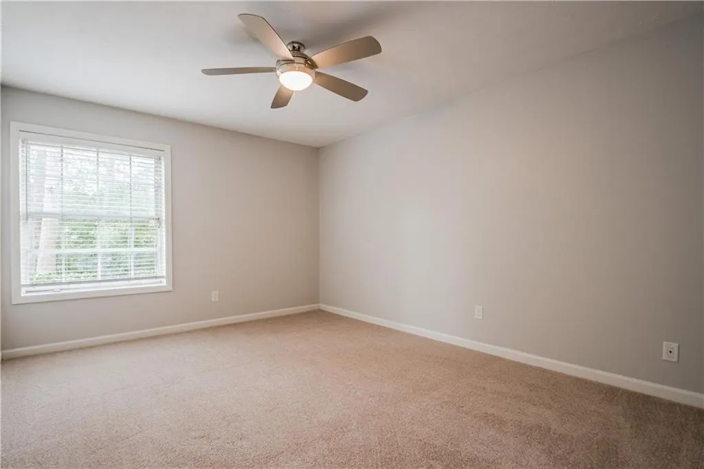 725 Dalrymple Road Unit 2e, Sandy Springs, Georgia 30328, 2 Bedrooms Bedrooms, ,2 BathroomsBathrooms,Residential,Sold,725 Dalrymple Road Unit 2e,5950419