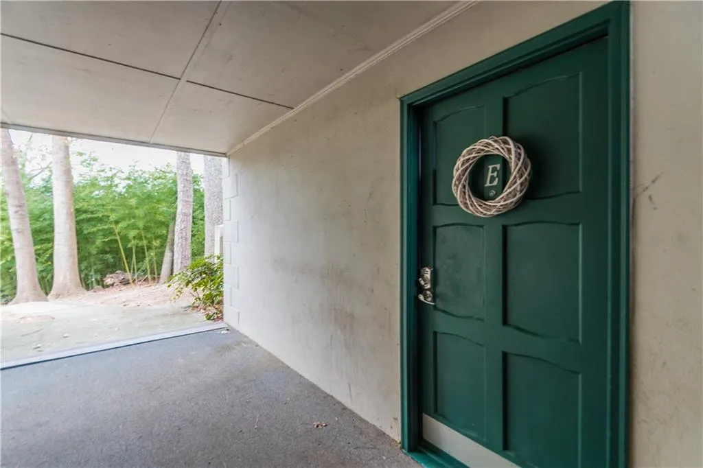 725 Dalrymple Road Unit 2e, Sandy Springs, Georgia 30328, 2 Bedrooms Bedrooms, ,2 BathroomsBathrooms,Residential,Sold,725 Dalrymple Road Unit 2e,5950419