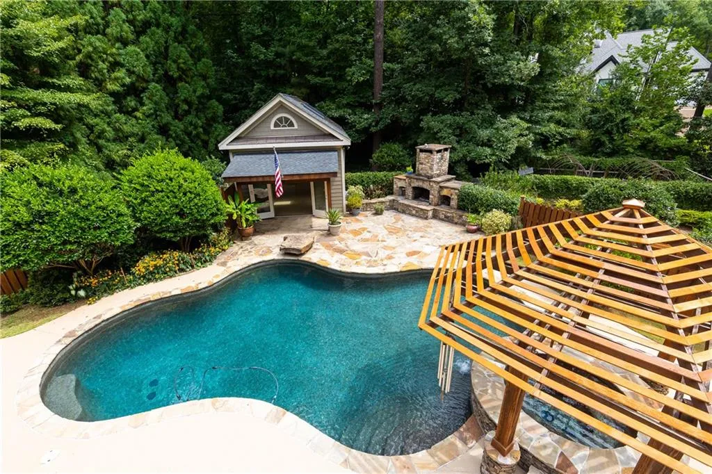4959 Northland Drive, Sandy Springs, Georgia 30342, 6 Bedrooms Bedrooms, ,6 BathroomsBathrooms,Residential,Sold,4959 Northland Drive,7096293