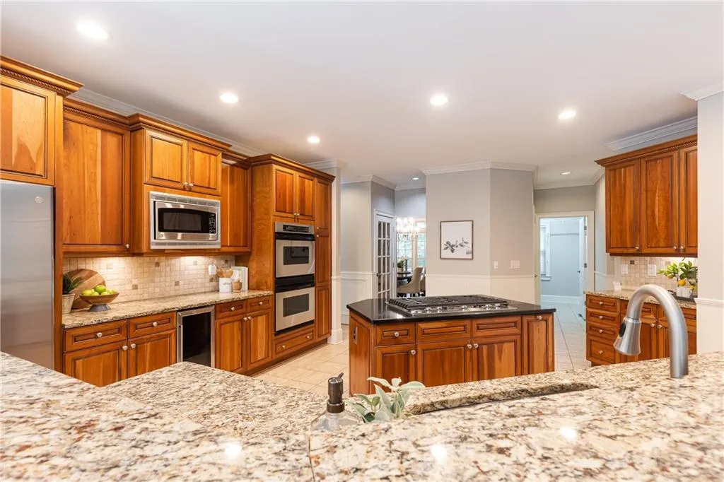 4959 Northland Drive, Sandy Springs, Georgia 30342, 6 Bedrooms Bedrooms, ,6 BathroomsBathrooms,Residential,Sold,4959 Northland Drive,7096293