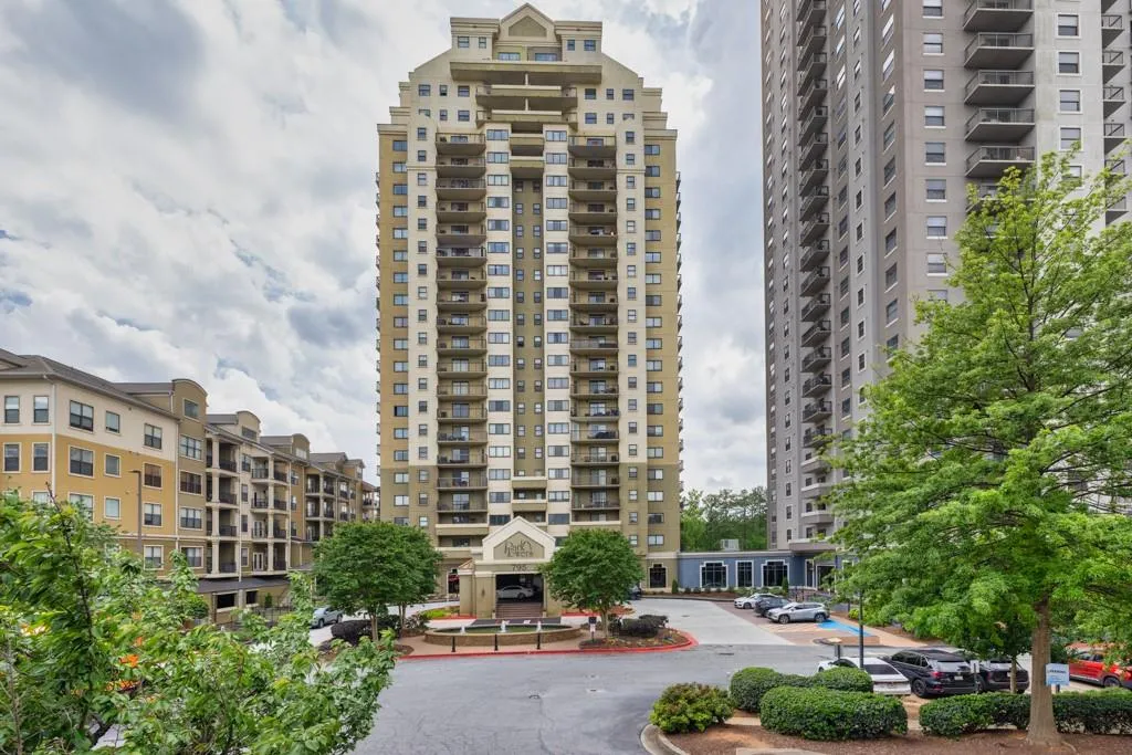 Beautiful architecture of the Park Towers Place building!