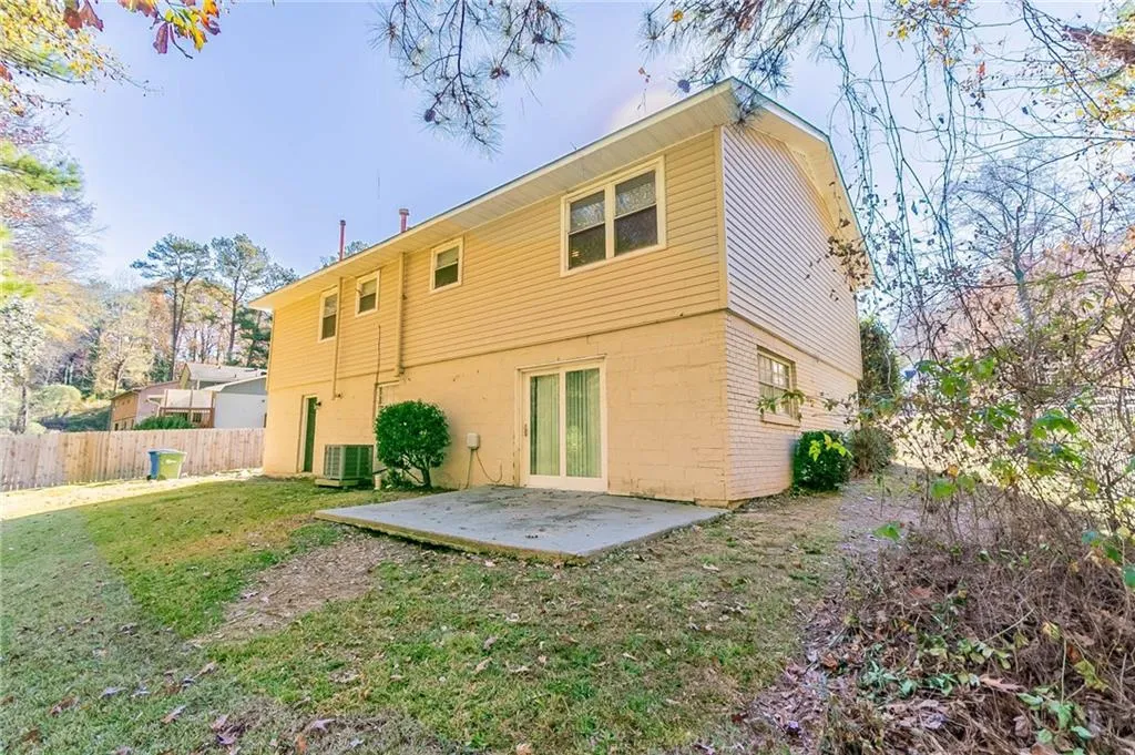 633 Larchmont Circle Nw, Atlanta, Georgia 30318, 5 Bedrooms Bedrooms, ,2 BathroomsBathrooms,Residential,For Sale,633 Larchmont Circle Nw,7497773
