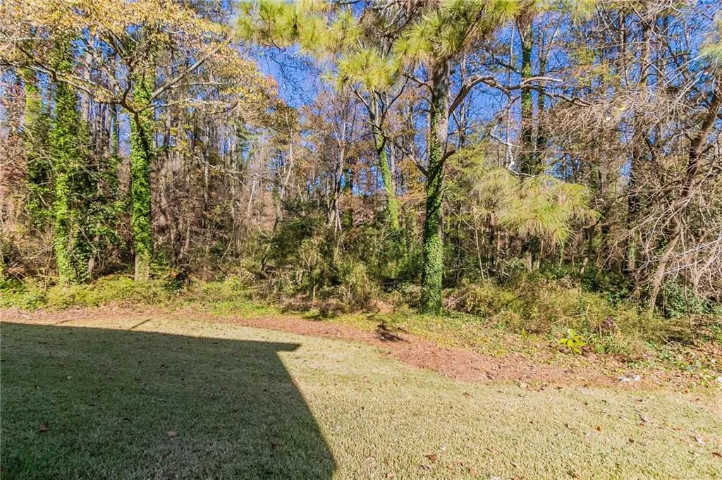 633 Larchmont Circle Nw, Atlanta, Georgia 30318, 5 Bedrooms Bedrooms, ,2 BathroomsBathrooms,Residential,For Sale,633 Larchmont Circle Nw,7497773