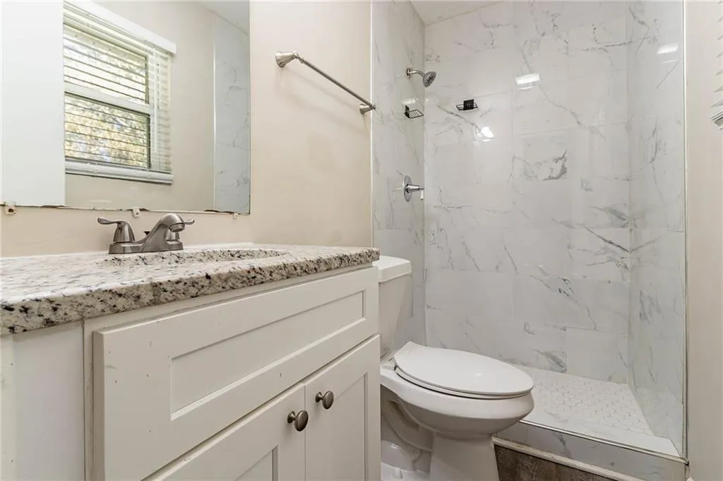 633 Larchmont Circle Nw, Atlanta, Georgia 30318, 5 Bedrooms Bedrooms, ,2 BathroomsBathrooms,Residential,For Sale,633 Larchmont Circle Nw,7497773