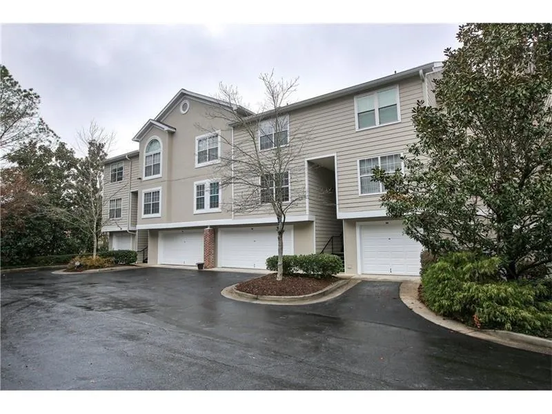 4248 River Green Drive Nw Unit 303, Atlanta, Georgia 30327, 2 Bedrooms Bedrooms, ,2 BathroomsBathrooms,Residential,Sold,4248 River Green Drive Nw Unit 303,5947148