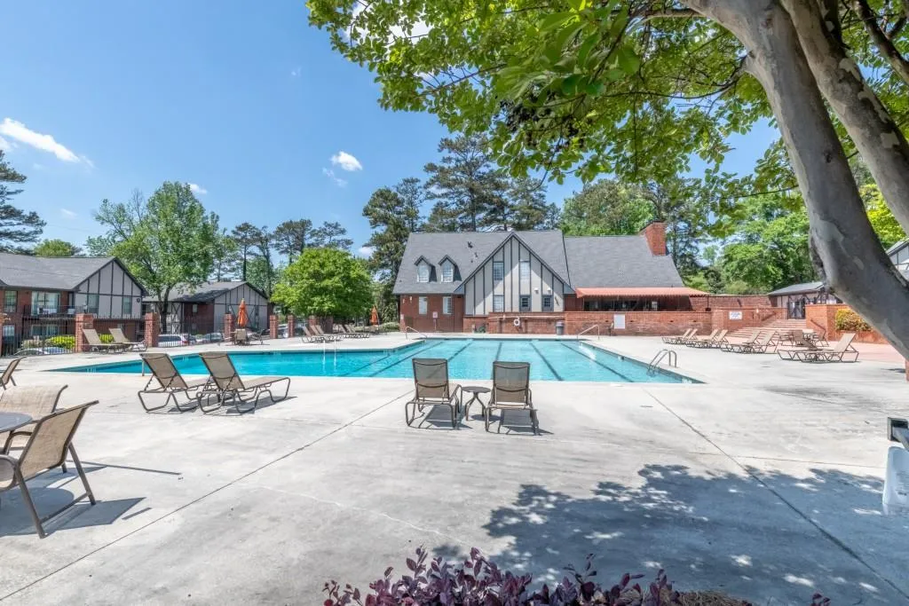 6851 Roswell Road Unit K-4, Sandy Springs, Georgia 30328, 2 Bedrooms Bedrooms, ,2 BathroomsBathrooms,Residential,Sold,6851 Roswell Road Unit K-4,7213184