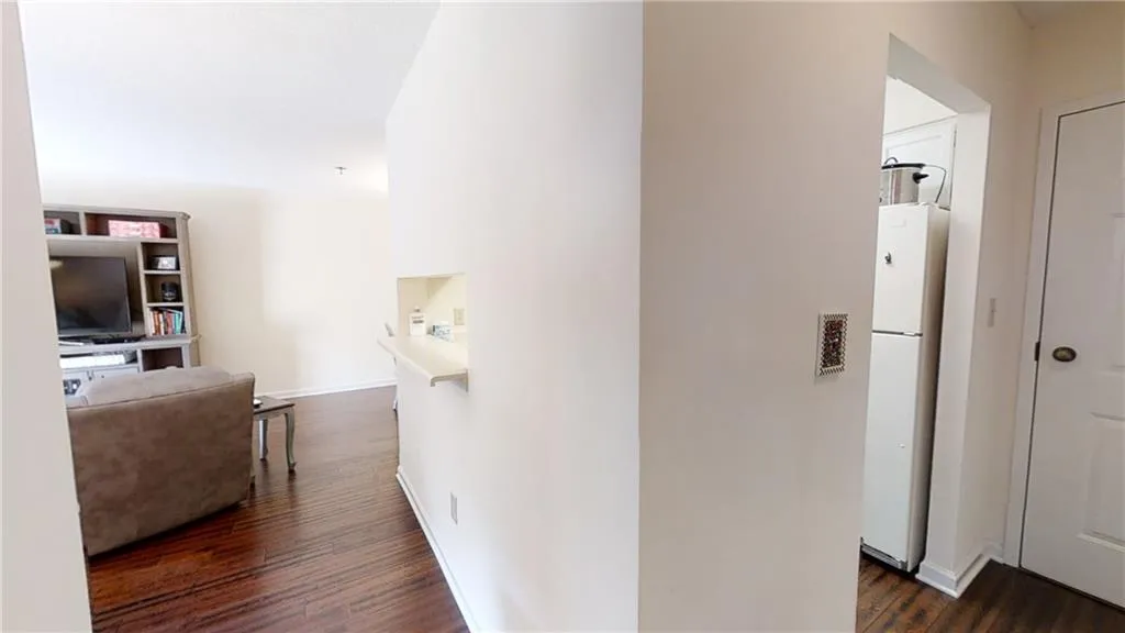 300 Johnson Ferry Road Ne Unit A401, Sandy Springs, Georgia 30328, 1 Bedroom Bedrooms, ,1 BathroomBathrooms,Residential,Sold,300 Johnson Ferry Road Ne Unit A401,6797513