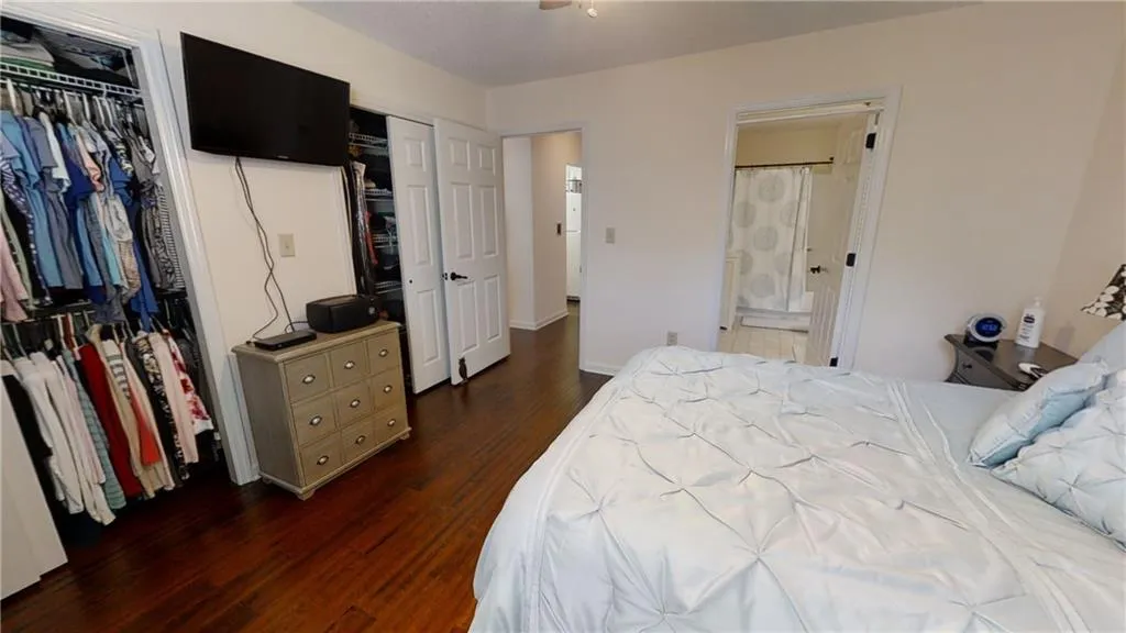 300 Johnson Ferry Road Ne Unit A401, Sandy Springs, Georgia 30328, 1 Bedroom Bedrooms, ,1 BathroomBathrooms,Residential,Sold,300 Johnson Ferry Road Ne Unit A401,6797513
