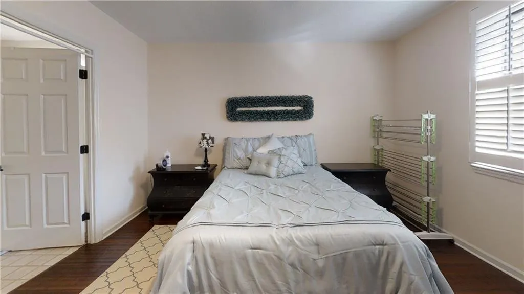 300 Johnson Ferry Road Ne Unit A401, Sandy Springs, Georgia 30328, 1 Bedroom Bedrooms, ,1 BathroomBathrooms,Residential,Sold,300 Johnson Ferry Road Ne Unit A401,6797513