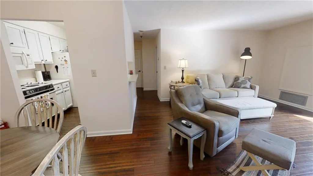 300 Johnson Ferry Road Ne Unit A401, Sandy Springs, Georgia 30328, 1 Bedroom Bedrooms, ,1 BathroomBathrooms,Residential,Sold,300 Johnson Ferry Road Ne Unit A401,6797513
