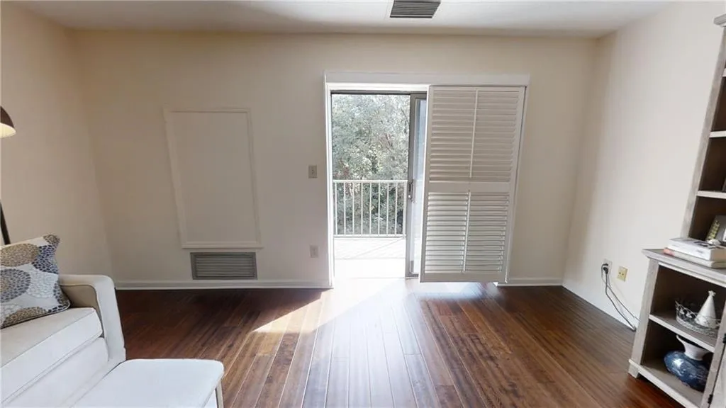 300 Johnson Ferry Road Ne Unit A401, Sandy Springs, Georgia 30328, 1 Bedroom Bedrooms, ,1 BathroomBathrooms,Residential,Sold,300 Johnson Ferry Road Ne Unit A401,6797513