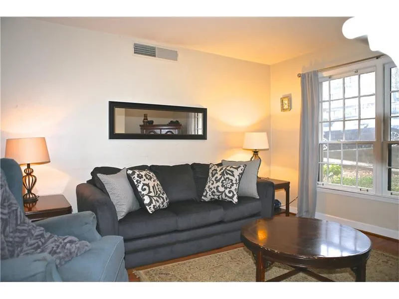 157 Maribeau Square Unit 157, Atlanta, Georgia 30327, 2 Bedrooms Bedrooms, ,2 BathroomsBathrooms,Residential,Sold,157 Maribeau Square Unit 157,5859197