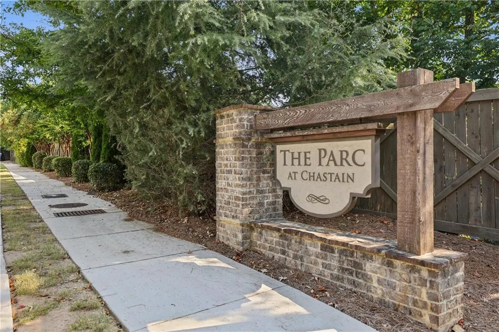 5726 Taylor Way, Atlanta, Georgia 30342, 3 Bedrooms Bedrooms, ,2 BathroomsBathrooms,Residential,For Sale,5726 Taylor Way,7651823