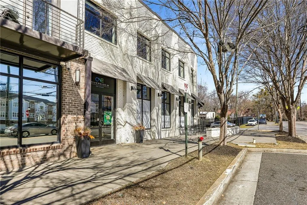 2232 Dunseath Avenue Nw Unit 206, Atlanta, Georgia 30318, 2 Bedrooms Bedrooms, 0 ,1 BathroomBathrooms,Residential,For Sale,2232 Dunseath Avenue Nw Unit 206,7745218