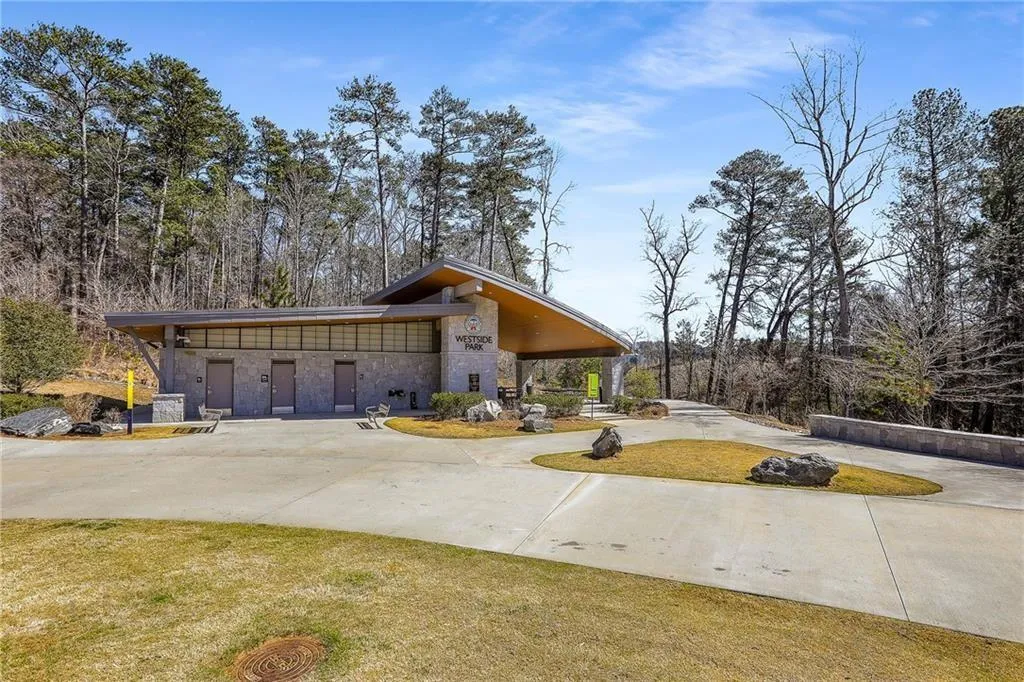 2232 Dunseath Avenue Nw Unit 206, Atlanta, Georgia 30318, 2 Bedrooms Bedrooms, 0 ,1 BathroomBathrooms,Residential,For Sale,2232 Dunseath Avenue Nw Unit 206,7745218