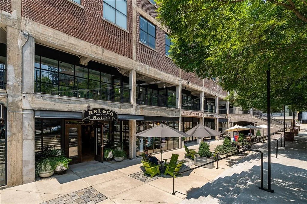 2232 Dunseath Avenue Nw Unit 206, Atlanta, Georgia 30318, 2 Bedrooms Bedrooms, 0 ,1 BathroomBathrooms,Residential,For Sale,2232 Dunseath Avenue Nw Unit 206,7745218