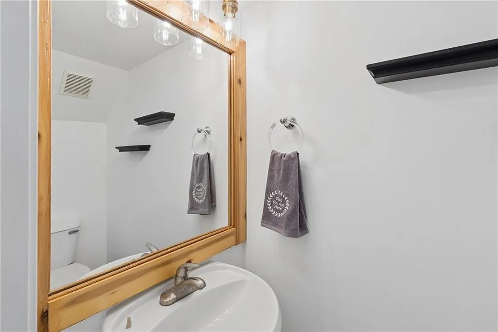 2232 Dunseath Avenue Nw Unit 206, Atlanta, Georgia 30318, 2 Bedrooms Bedrooms, 0 ,1 BathroomBathrooms,Residential,For Sale,2232 Dunseath Avenue Nw Unit 206,7745218