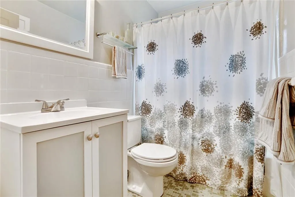 709 Carriage Drive, Atlanta, Georgia 30328, 4 Bedrooms Bedrooms, ,2 BathroomsBathrooms,Residential,Sold,709 Carriage Drive,5666173