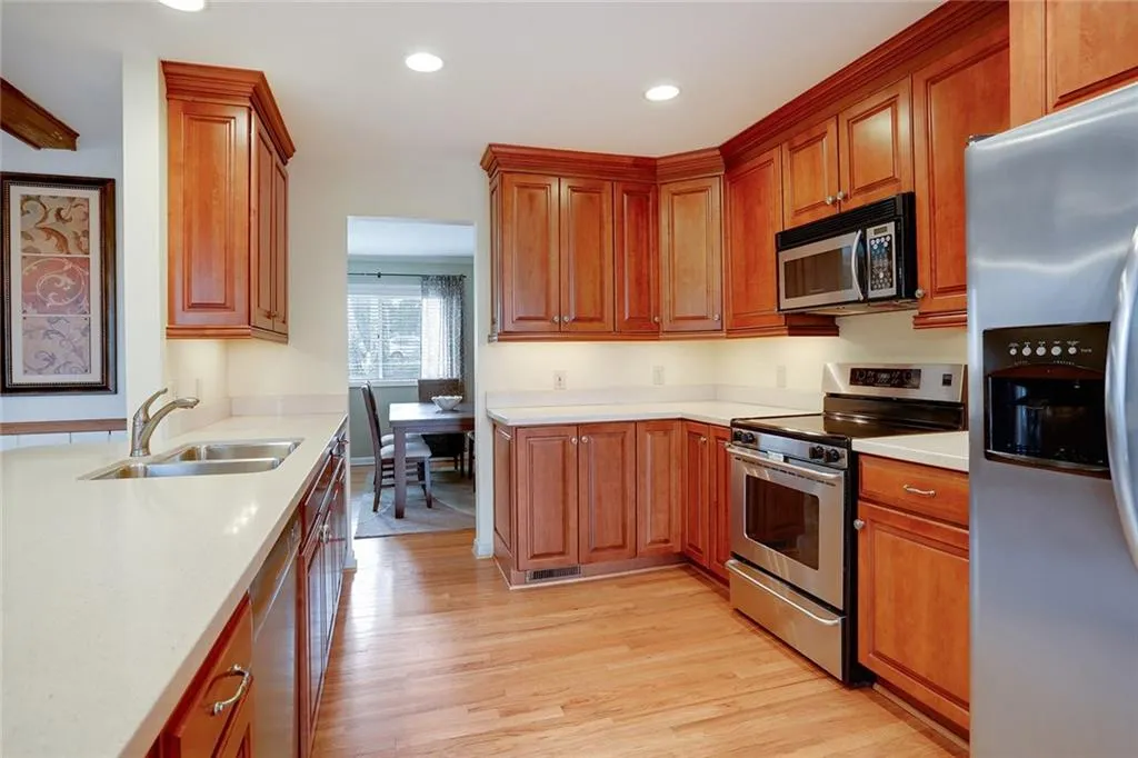 709 Carriage Drive, Atlanta, Georgia 30328, 4 Bedrooms Bedrooms, ,2 BathroomsBathrooms,Residential,Sold,709 Carriage Drive,5666173