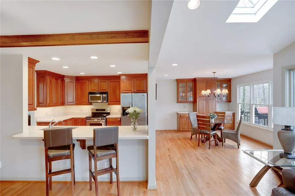 709 Carriage Drive, Atlanta, Georgia 30328, 4 Bedrooms Bedrooms, ,2 BathroomsBathrooms,Residential,Sold,709 Carriage Drive,5666173