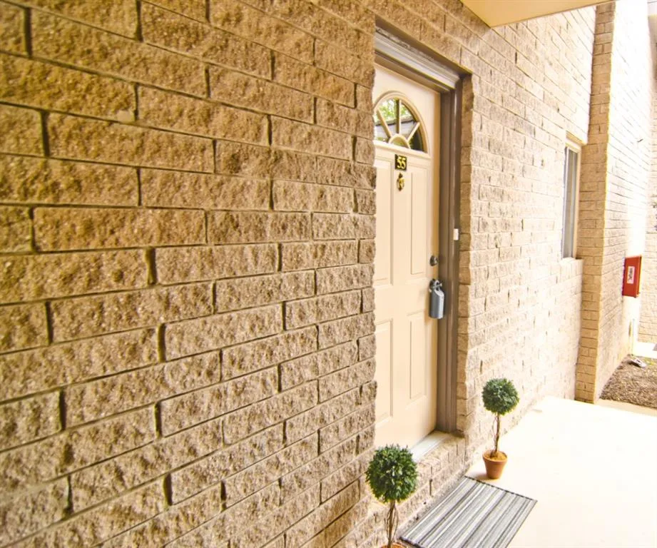 346 Carpenter Drive Unit 55, Atlanta, Georgia 30328, 3 Bedrooms Bedrooms, ,2 BathroomsBathrooms,Residential,Sold,346 Carpenter Drive Unit 55,5985436