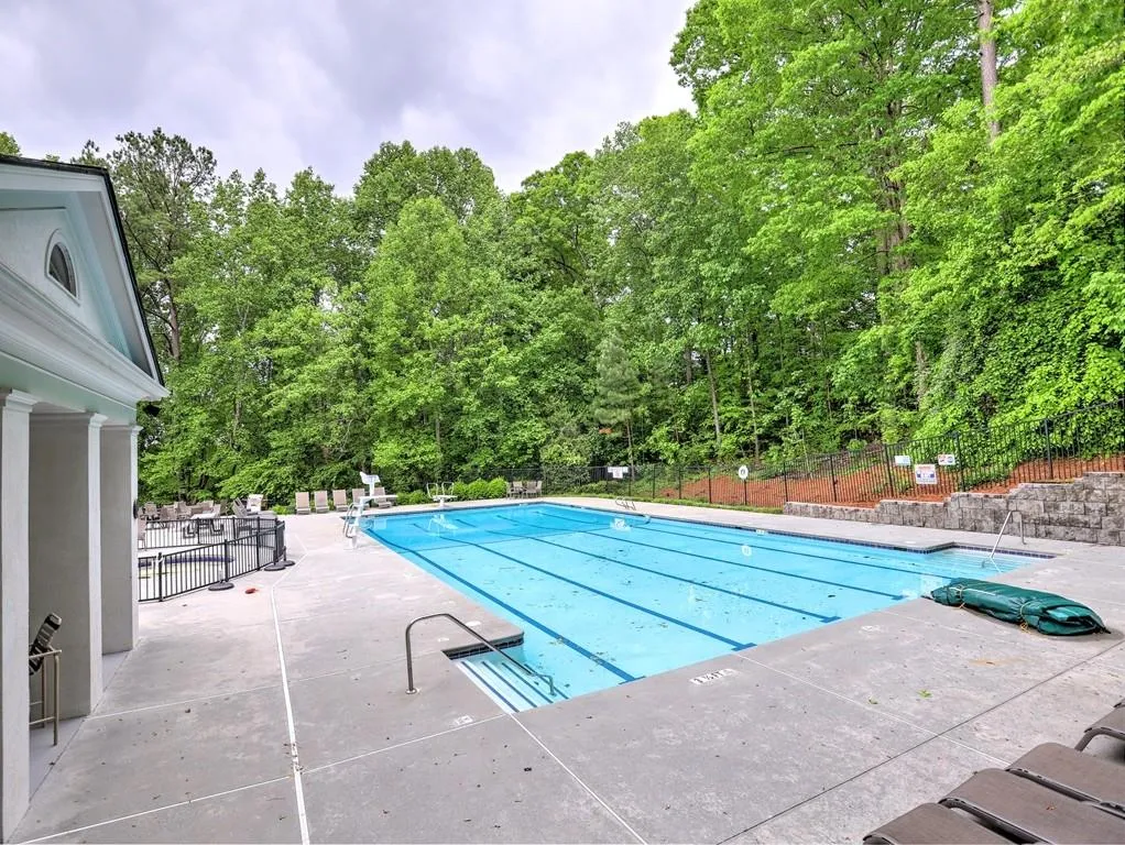 205 Old College Way, Sandy Springs, Georgia 30328, 4 Bedrooms Bedrooms, ,2 BathroomsBathrooms,Residential,Sold,205 Old College Way,6718865