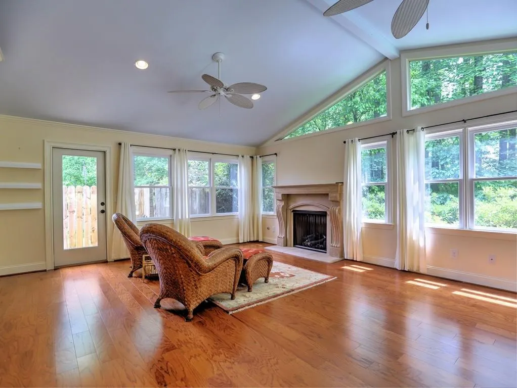 205 Old College Way, Sandy Springs, Georgia 30328, 4 Bedrooms Bedrooms, ,2 BathroomsBathrooms,Residential,Sold,205 Old College Way,6718865