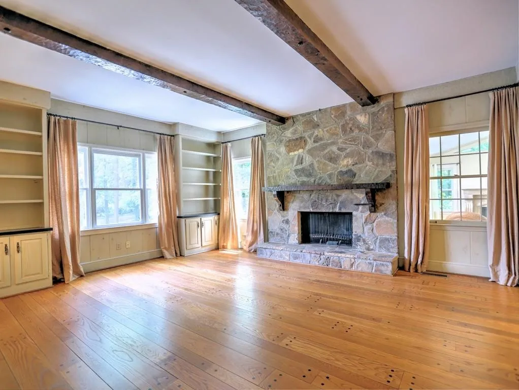 205 Old College Way, Sandy Springs, Georgia 30328, 4 Bedrooms Bedrooms, ,2 BathroomsBathrooms,Residential,Sold,205 Old College Way,6718865