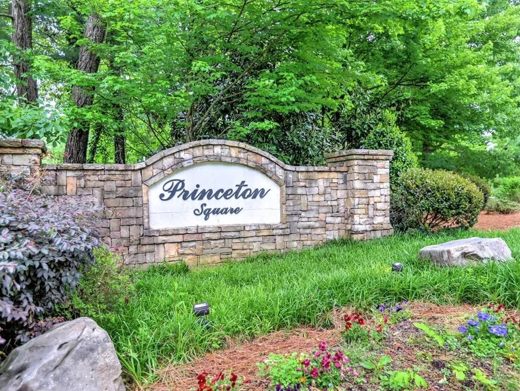 205 Old College Way, Sandy Springs, Georgia 30328, 4 Bedrooms Bedrooms, ,2 BathroomsBathrooms,Residential,Sold,205 Old College Way,6718865