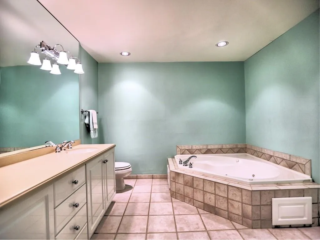 205 Old College Way, Sandy Springs, Georgia 30328, 4 Bedrooms Bedrooms, ,2 BathroomsBathrooms,Residential,Sold,205 Old College Way,6718865