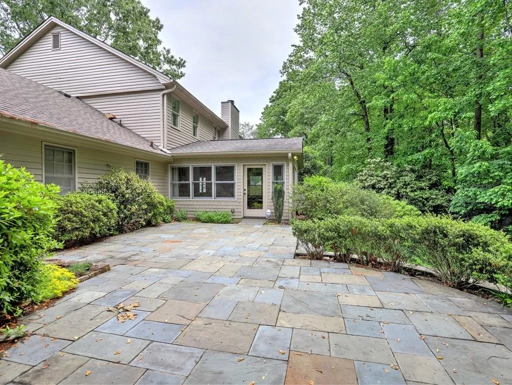 205 Old College Way, Sandy Springs, Georgia 30328, 4 Bedrooms Bedrooms, ,2 BathroomsBathrooms,Residential,Sold,205 Old College Way,6718865