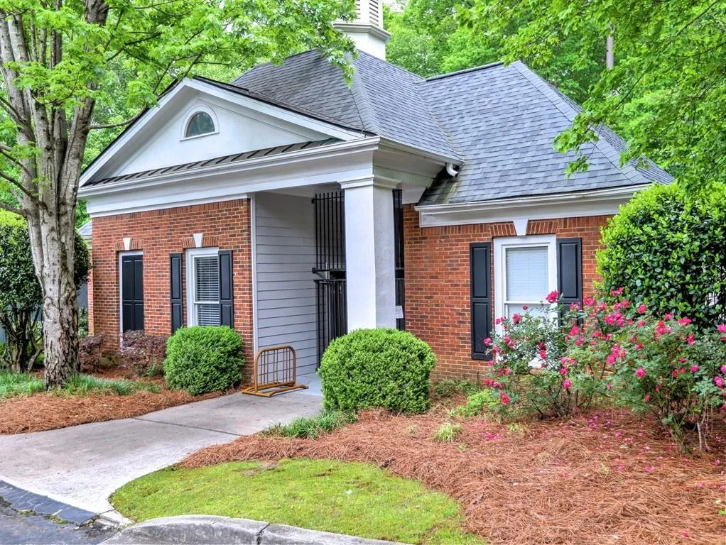 205 Old College Way, Sandy Springs, Georgia 30328, 4 Bedrooms Bedrooms, ,2 BathroomsBathrooms,Residential,Sold,205 Old College Way,6718865