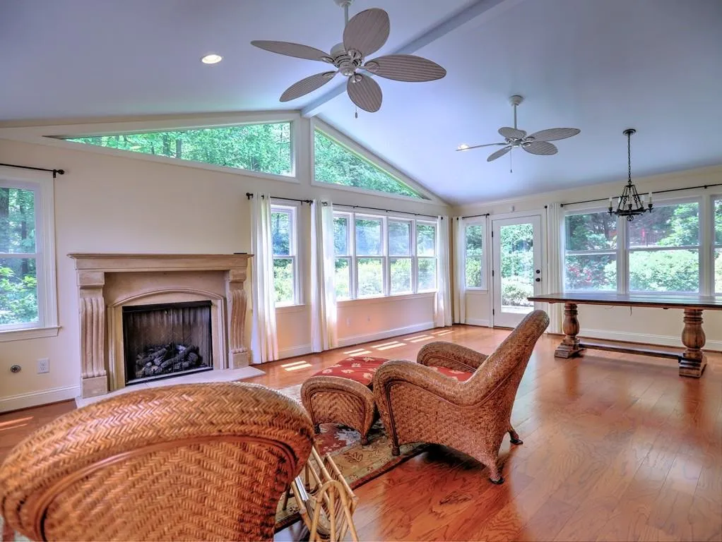 205 Old College Way, Sandy Springs, Georgia 30328, 4 Bedrooms Bedrooms, ,2 BathroomsBathrooms,Residential,Sold,205 Old College Way,6718865