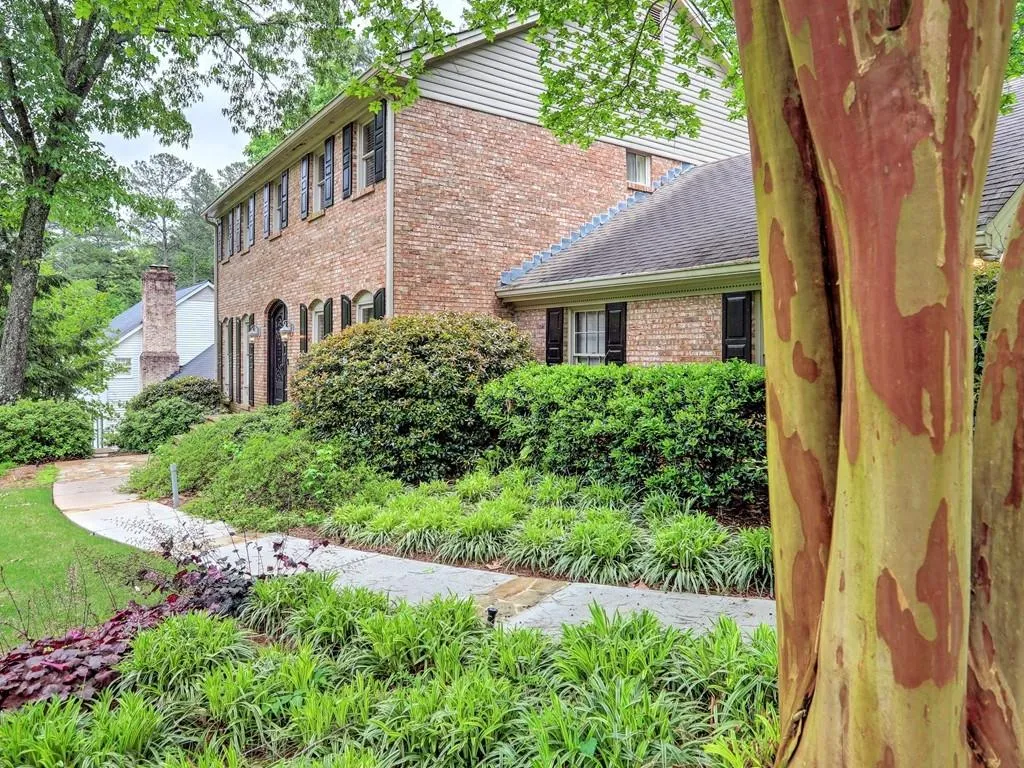 205 Old College Way, Sandy Springs, Georgia 30328, 4 Bedrooms Bedrooms, ,2 BathroomsBathrooms,Residential,Sold,205 Old College Way,6718865