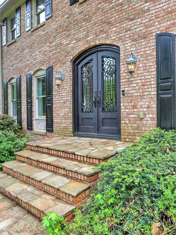 205 Old College Way, Sandy Springs, Georgia 30328, 4 Bedrooms Bedrooms, ,2 BathroomsBathrooms,Residential,Sold,205 Old College Way,6718865