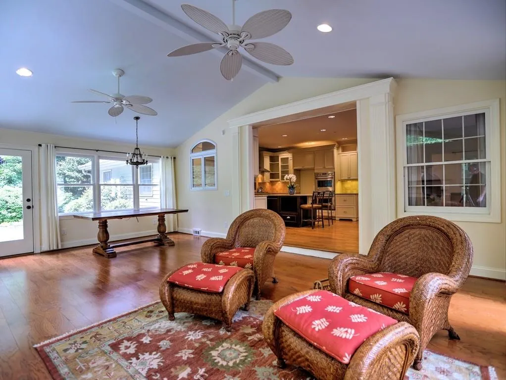 205 Old College Way, Sandy Springs, Georgia 30328, 4 Bedrooms Bedrooms, ,2 BathroomsBathrooms,Residential,Sold,205 Old College Way,6718865