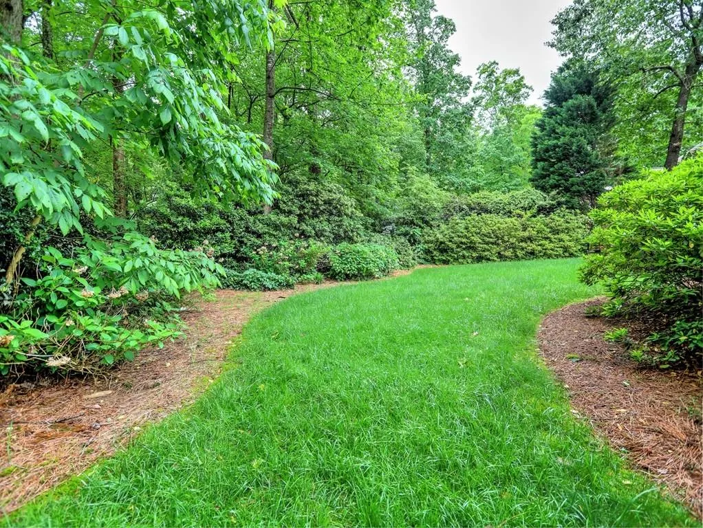 205 Old College Way, Sandy Springs, Georgia 30328, 4 Bedrooms Bedrooms, ,2 BathroomsBathrooms,Residential,Sold,205 Old College Way,6718865