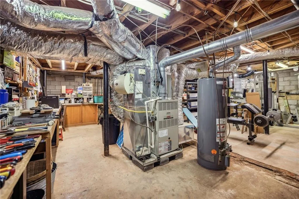 5715 Kayron Drive, Atlanta, Georgia 30328, 4 Bedrooms Bedrooms, ,3 BathroomsBathrooms,Residential,Sold,5715 Kayron Drive,7445240