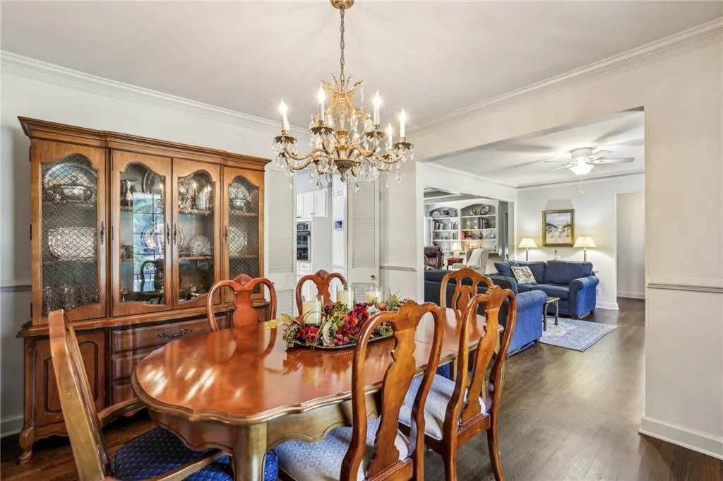 Dining room flows easily trough a double cased opening to the living room