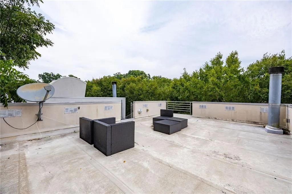 2176 Millennium Way Ne, Atlanta, Georgia 30319, 2 Bedrooms Bedrooms, ,2 BathroomsBathrooms,Residential,For Sale,2176 Millennium Way Ne,7646348