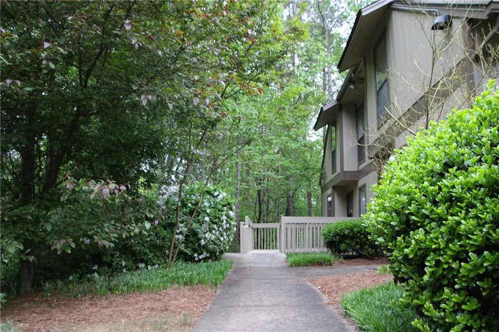 804 Woodcliff Drive Unit 804, Sandy Springs, Georgia 30350, 2 Bedrooms Bedrooms, ,1 BathroomBathrooms,Residential,Sold,804 Woodcliff Drive Unit 804,5674301