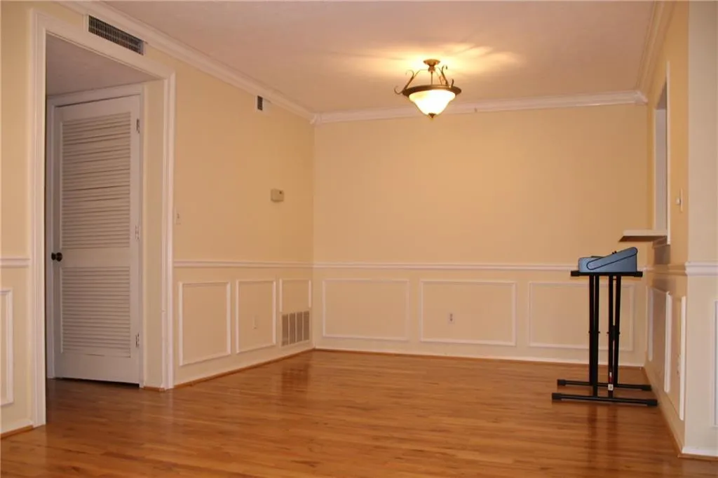 804 Woodcliff Drive Unit 804, Sandy Springs, Georgia 30350, 2 Bedrooms Bedrooms, ,1 BathroomBathrooms,Residential,Sold,804 Woodcliff Drive Unit 804,5674301