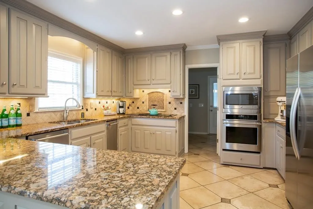 7440 Hunters Woods Drive, Sandy Springs, Georgia 30350, 5 Bedrooms Bedrooms, ,4 BathroomsBathrooms,Residential,Sold,7440 Hunters Woods Drive,6677938