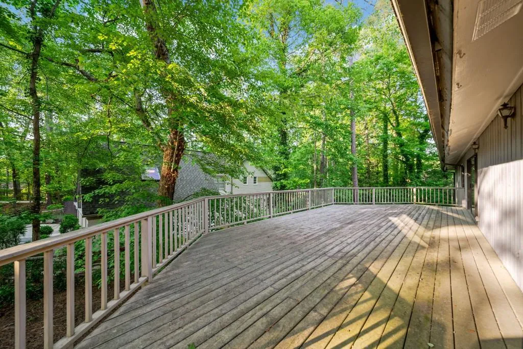 Endless Possibilities With This Entertainer's Deck!