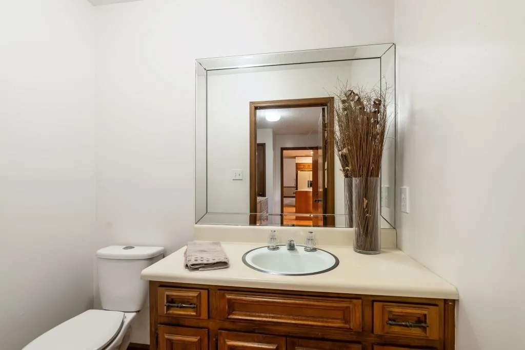 Main Level Powder Room!