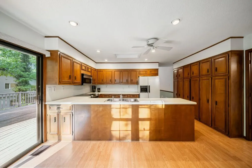 Oversized Kitchen Just Waiting For Your Own Stamp!