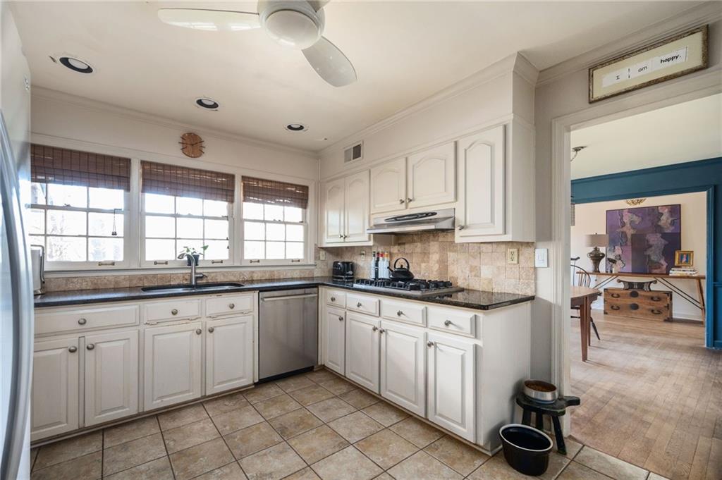 4785 Longchamps Drive, Sandy Springs, Georgia 30319, 3 Bedrooms Bedrooms, ,2 BathroomsBathrooms,Residential,Sold,4785 Longchamps Drive,7325307