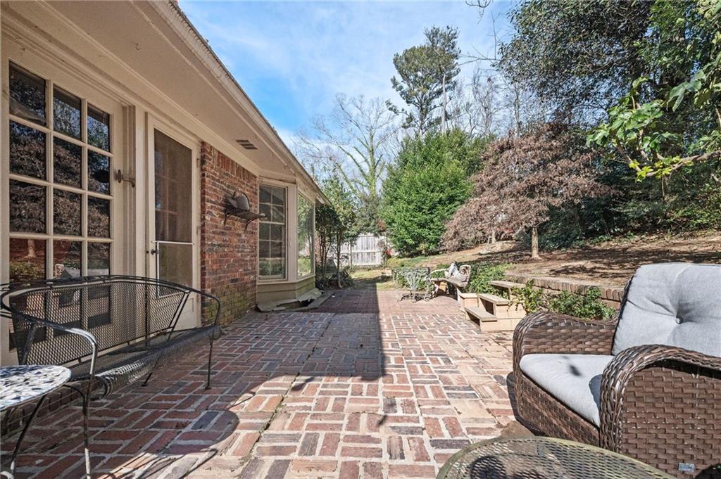 4785 Longchamps Drive, Sandy Springs, Georgia 30319, 3 Bedrooms Bedrooms, ,2 BathroomsBathrooms,Residential,Sold,4785 Longchamps Drive,7325307